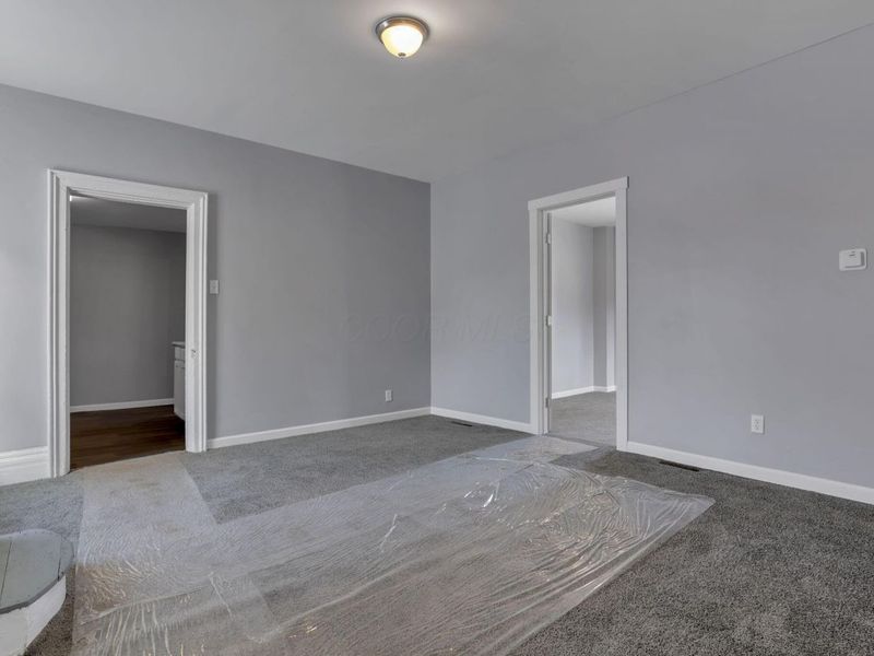 60 W Harrison Street, Newark, OH 43055 Photo 8