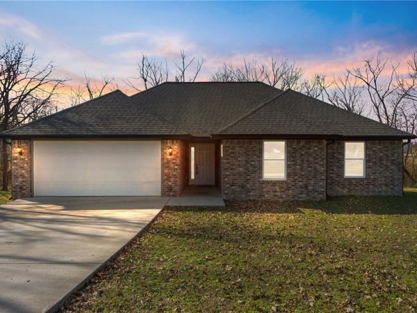 16 Dugan Circle, Bella Vista, AR 72715