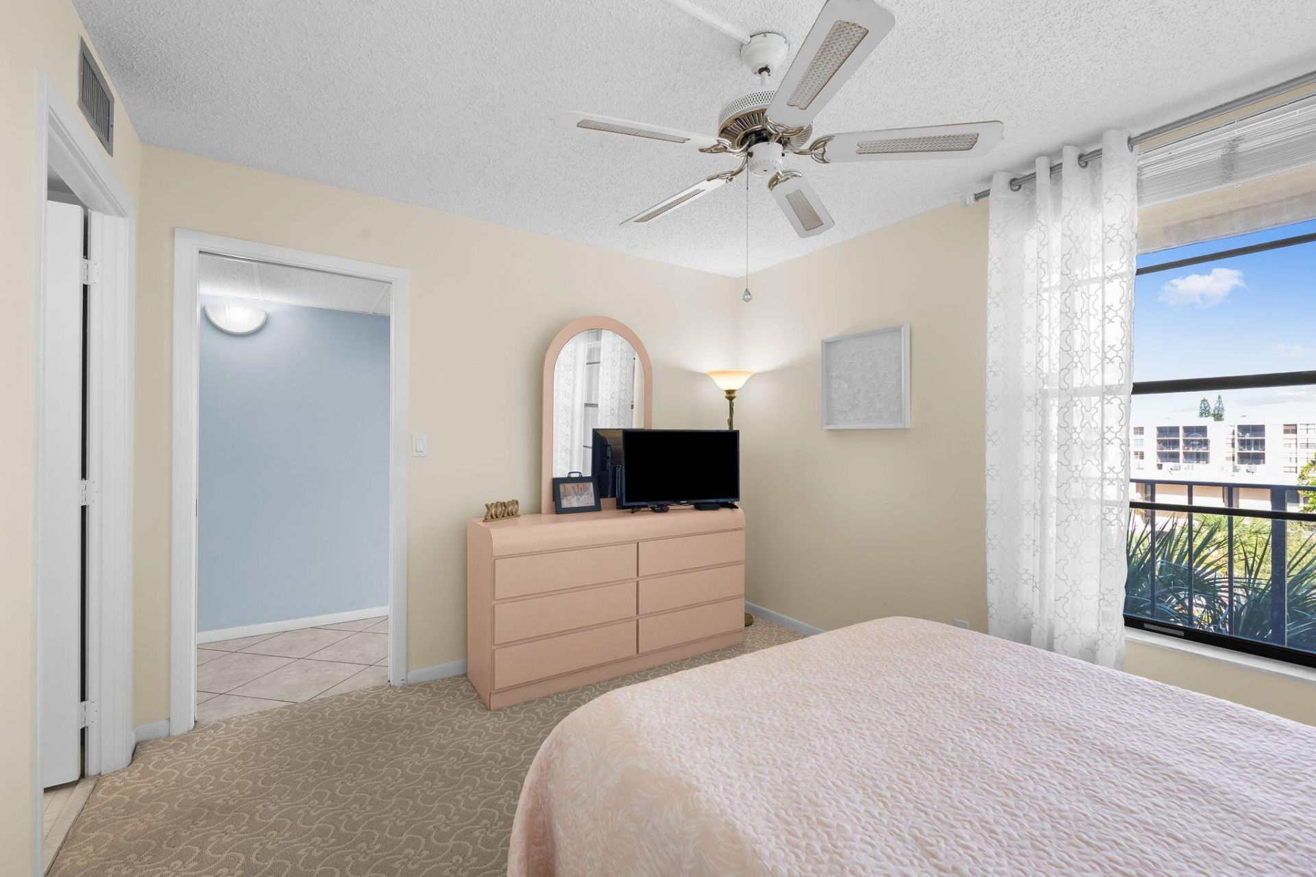 15 Royal Palm Way, Unit 505, Boca Raton, FL 33432 Photo