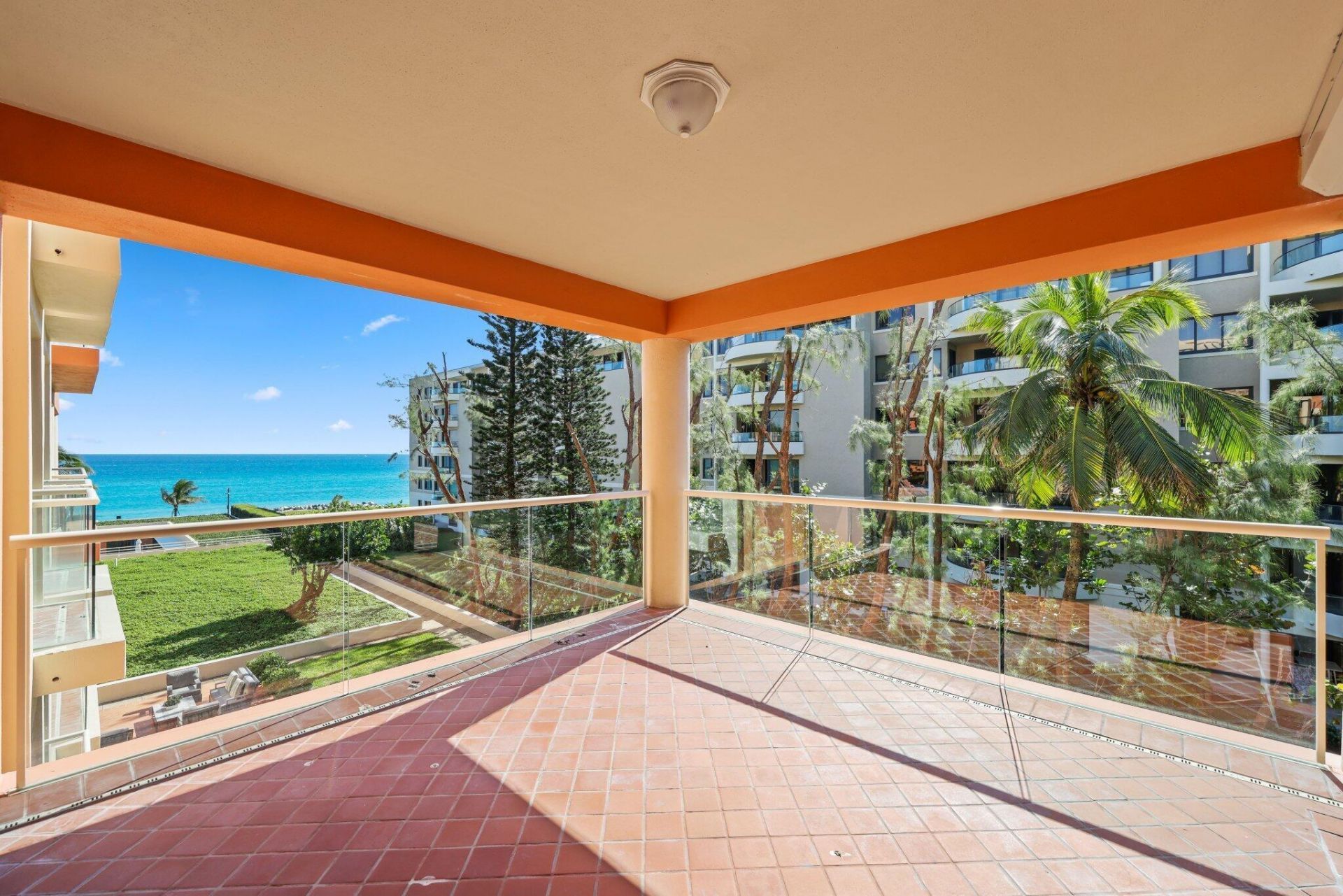 2 N Breakers Row, Unit S32, Palm Beach, FL 33480 Photo