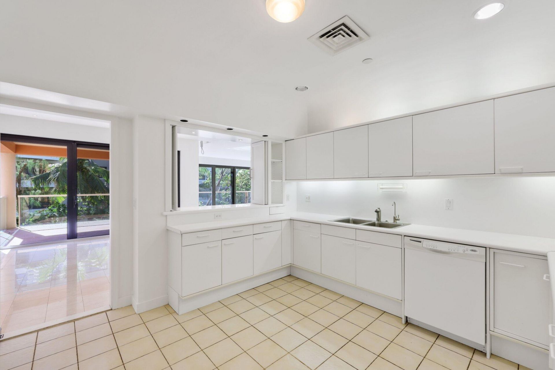 2 N Breakers Row, Unit S32, Palm Beach, FL 33480 Photo