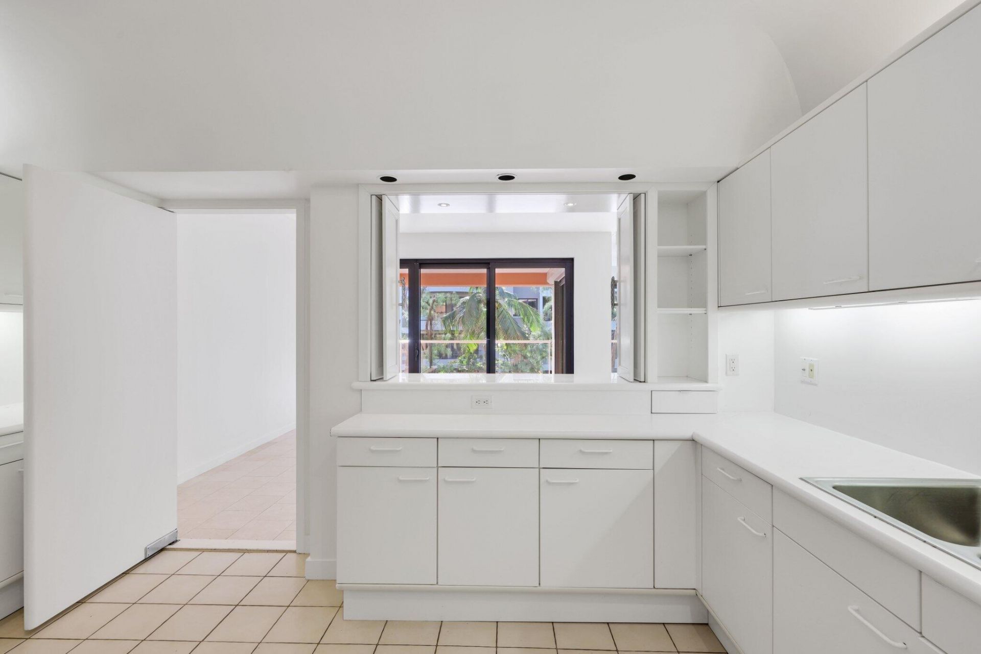 2 N Breakers Row, Unit S32, Palm Beach, FL 33480 Photo