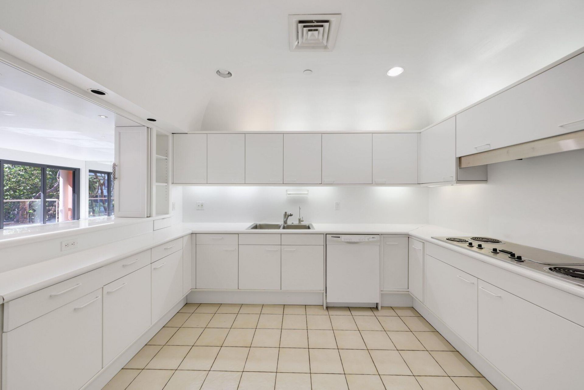 2 N Breakers Row, Unit S32, Palm Beach, FL 33480 Photo