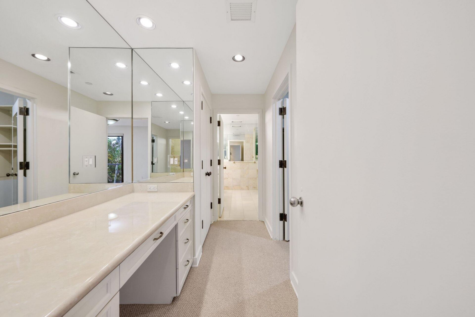 2 N Breakers Row, Unit S32, Palm Beach, FL 33480 Photo