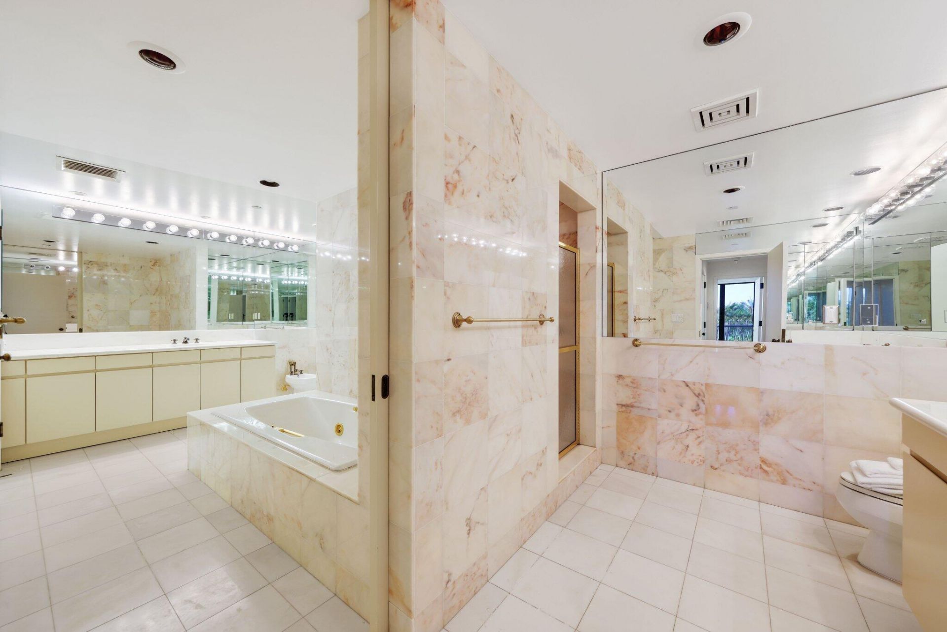 2 N Breakers Row, Unit S32, Palm Beach, FL 33480 Photo