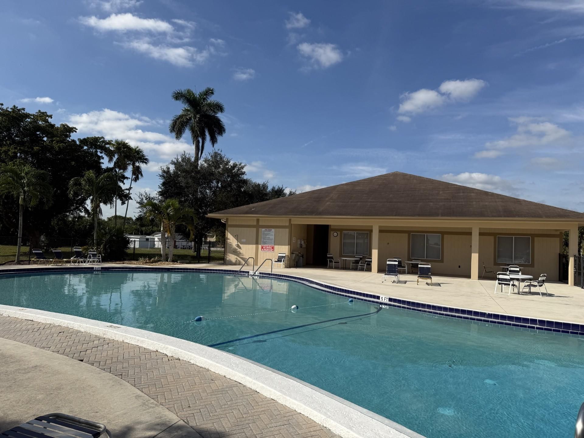 8600 SW 16th Place, Davie, FL 33324 Photo