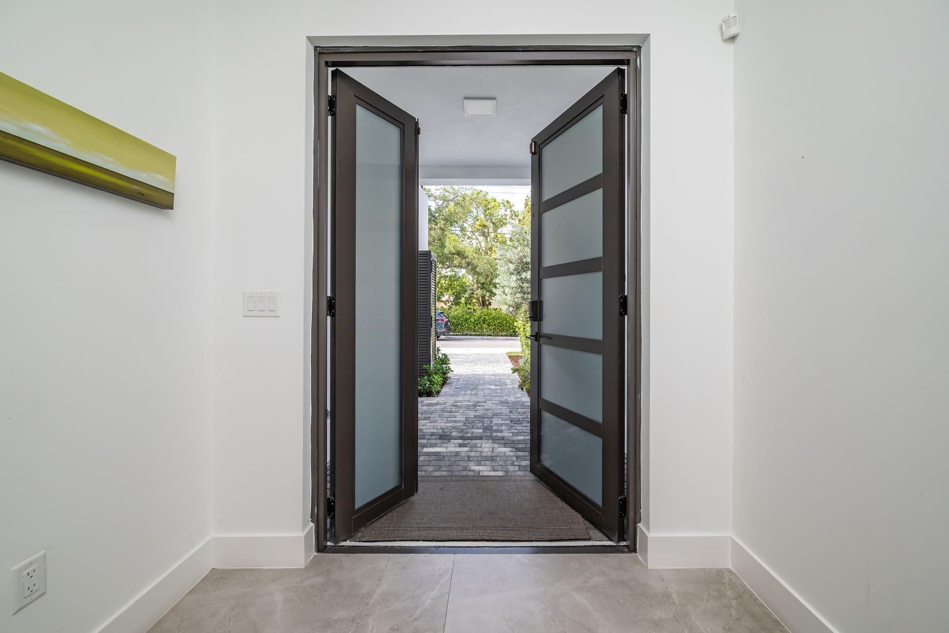 6864 SW 80th Street, Miami, FL 33143 Photo