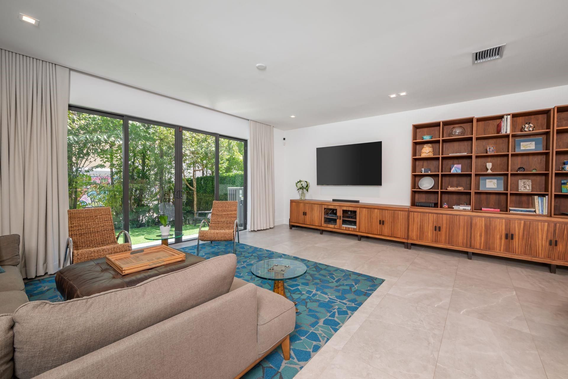 6864 SW 80th Street, Miami, FL 33143 Photo