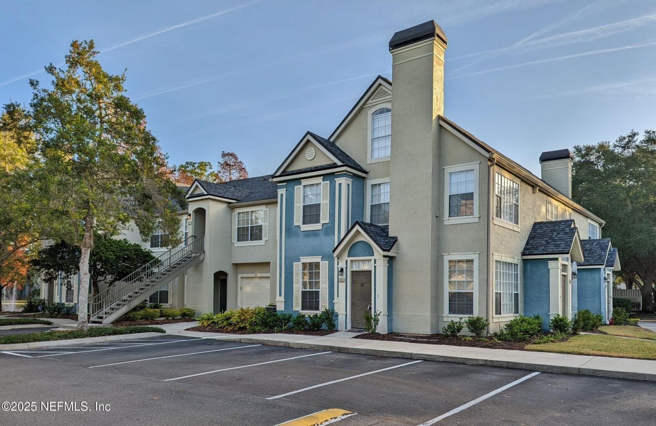 13700 Richmond Park Drive N, Unit 1002, Jacksonville, FL 32224 Main Photo