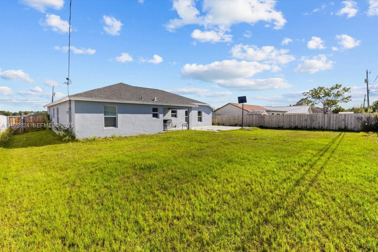 2020 SW Imperial St, Port Saint Lucie, FL 34987 Photo