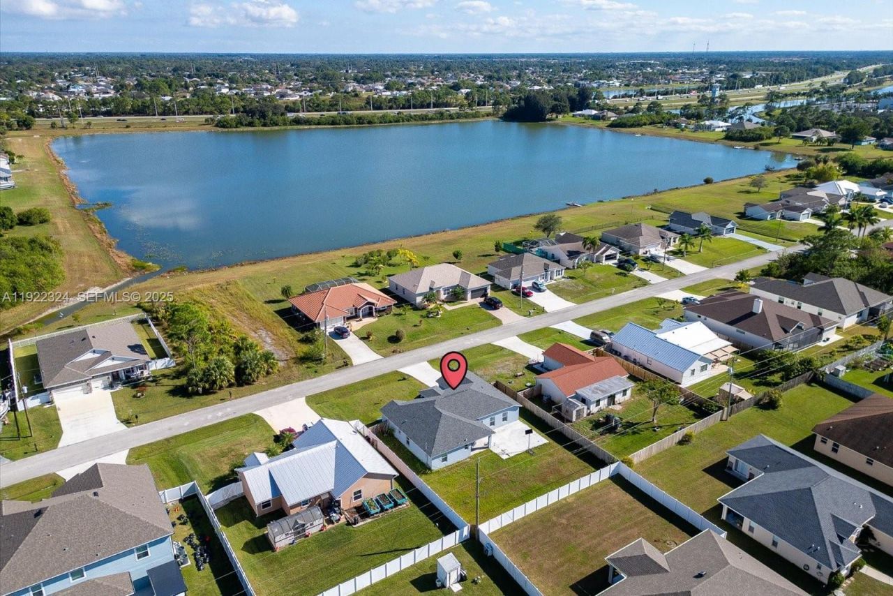 2020 SW Imperial St, Port Saint Lucie, FL 34987 Photo