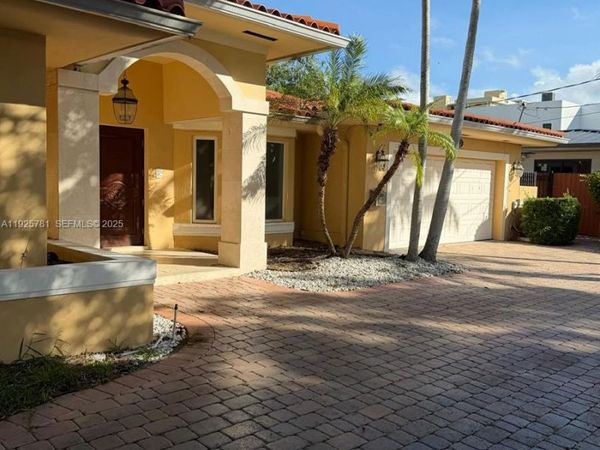 2015 Arch Creek Dr, Unit hse, North Miami, FL 33181