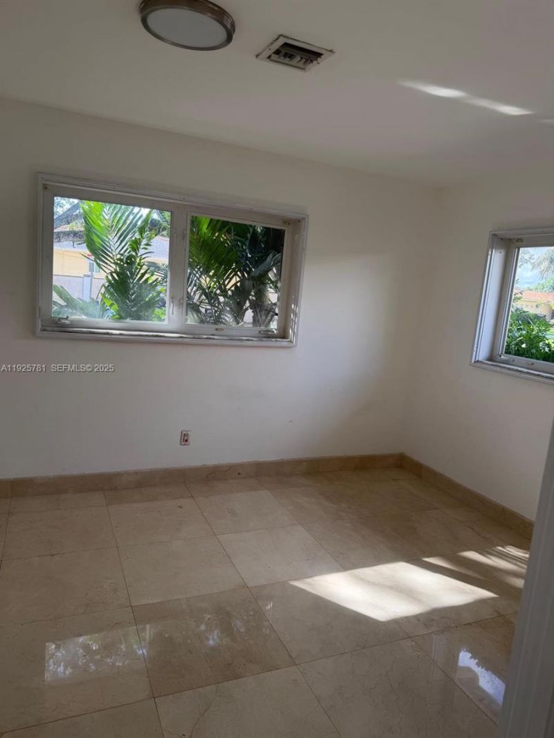 2015 Arch Creek Dr, Unit hse, North Miami, FL 33181 Photo