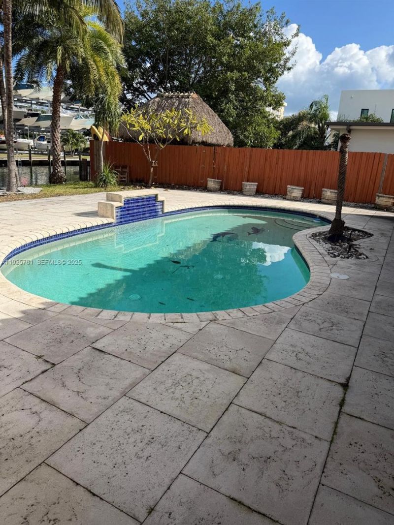 2015 Arch Creek Dr, Unit hse, North Miami, FL 33181 Photo