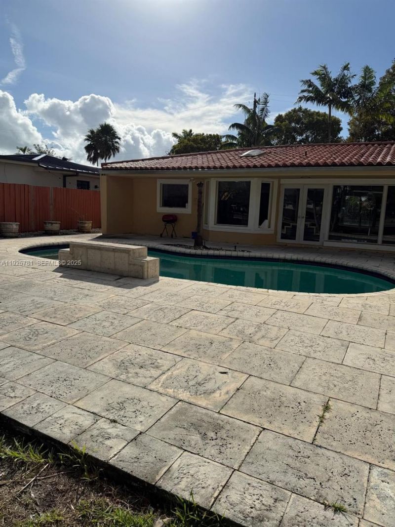 2015 Arch Creek Dr, Unit hse, North Miami, FL 33181 Photo