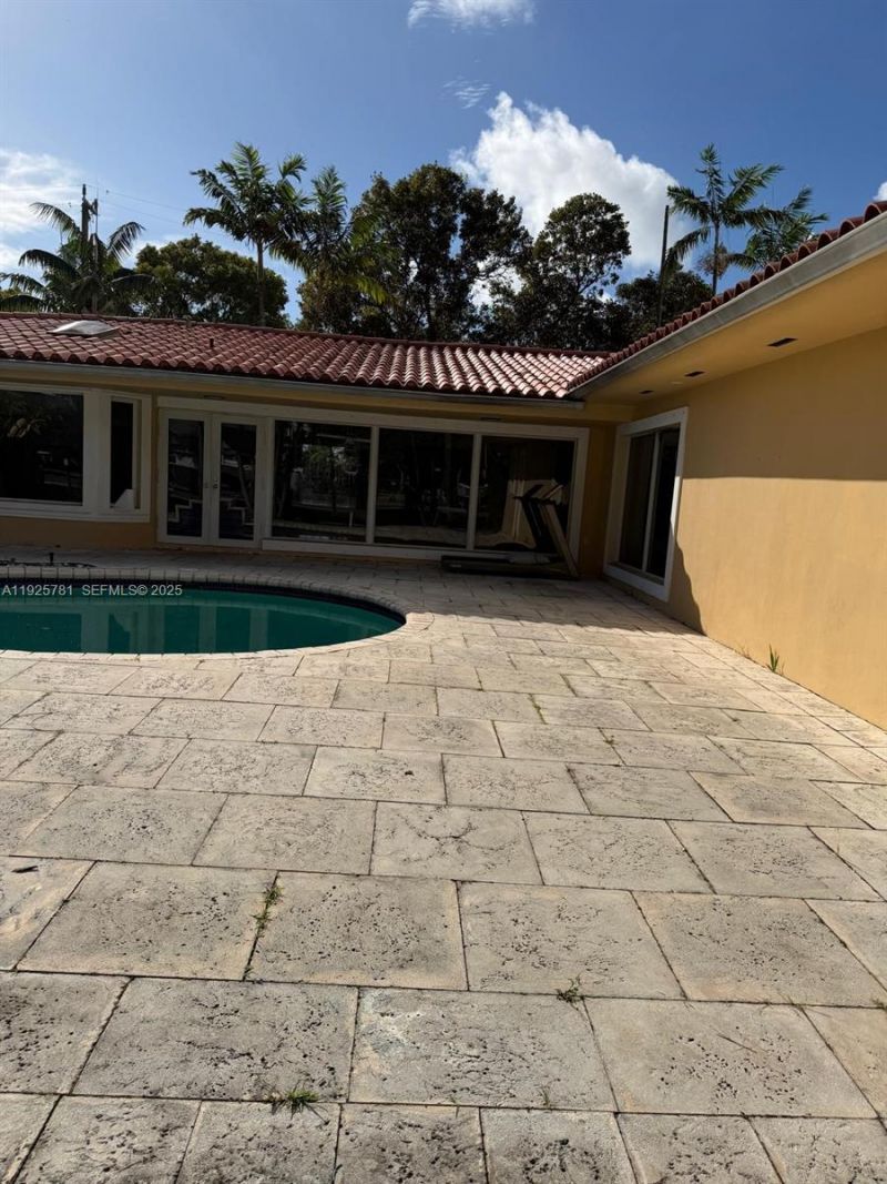 2015 Arch Creek Dr, Unit hse, North Miami, FL 33181 Photo