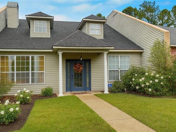 1015 JENNIFERS PL, Pineville, LA 71360