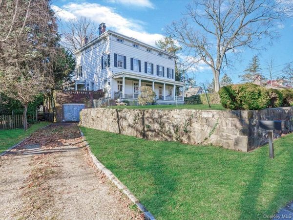 29 Center Drive, Douglaston, NY 11363