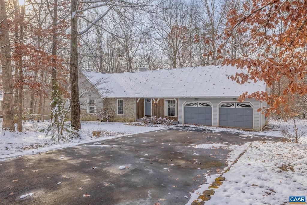 10 Briarwood Rd, Palmyra, VA 22963 Main Photo