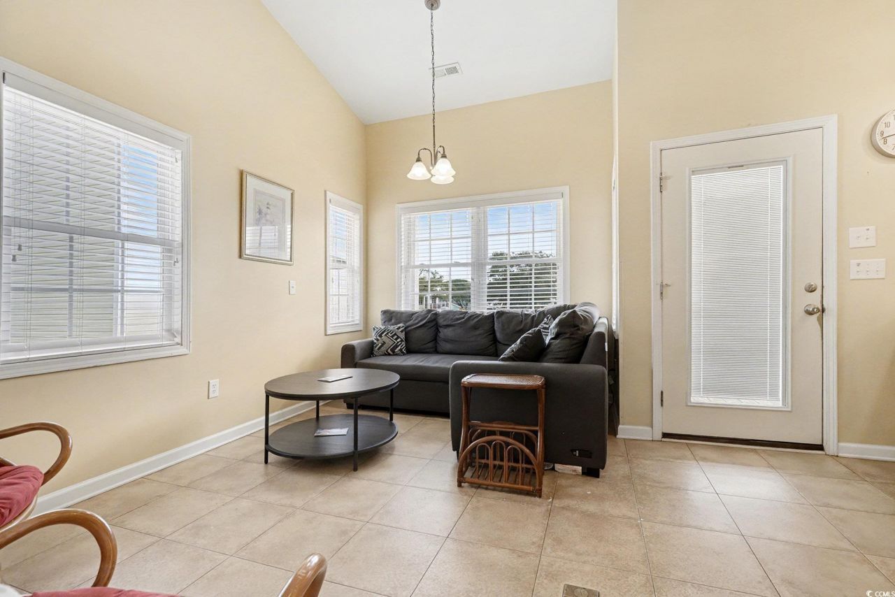 6001-m42 South Kings Hwy. Photo 10