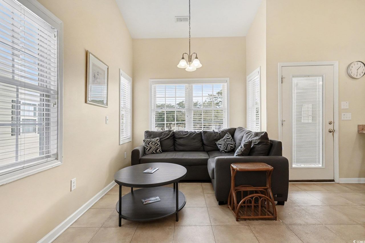 6001-m42 South Kings Hwy. Photo 8