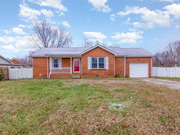 1204 Hand Dr, Clarksville, TN 37042