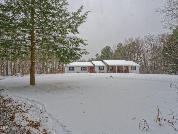 35 Pinewood Way, Argyle, NY 12809