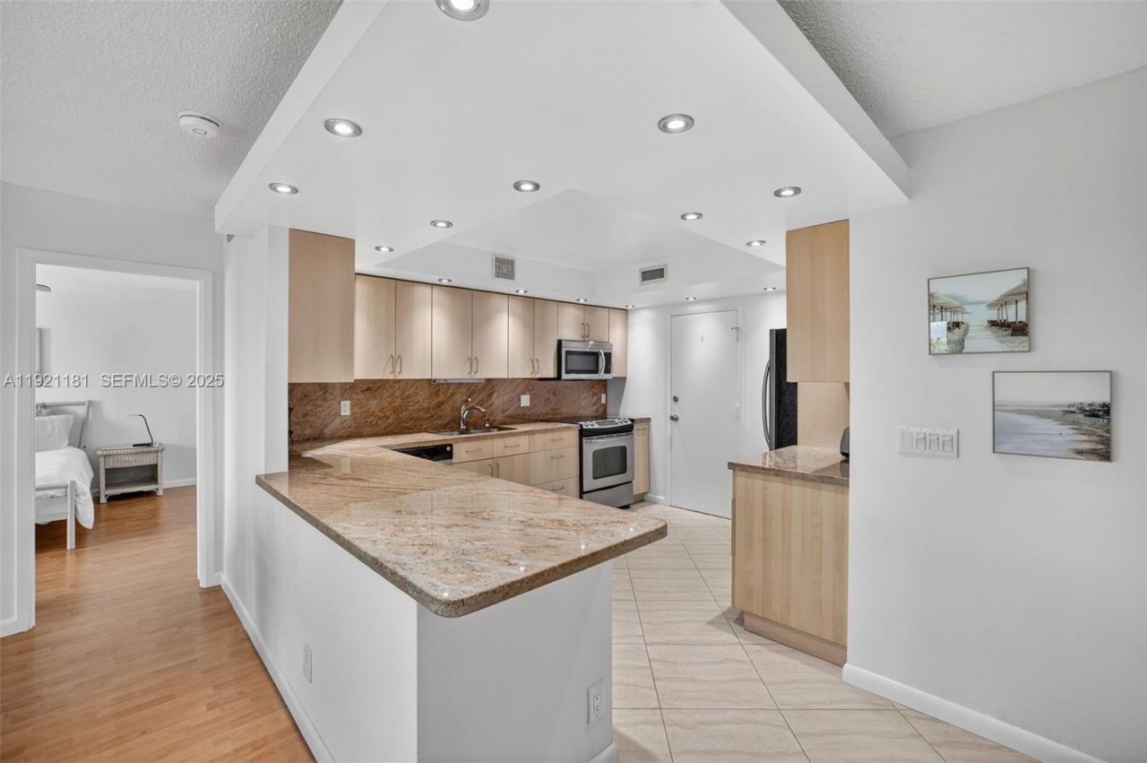 200 Diplomat Pkwy, Unit 531, Hallandale Beach, FL 33009 Photo