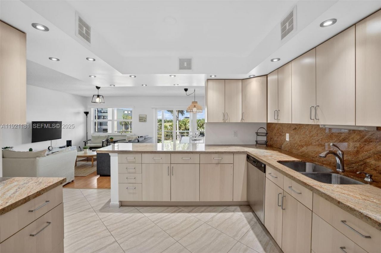 200 Diplomat Pkwy, Unit 531, Hallandale Beach, FL 33009 Photo