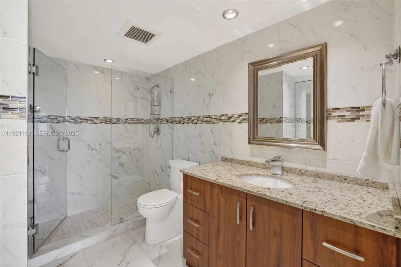 200 Diplomat Pkwy, Unit 531, Hallandale Beach, FL 33009 Photo