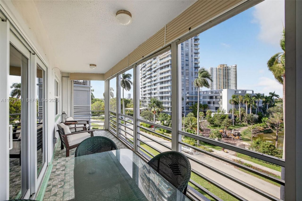 200 Diplomat Pkwy, Unit 531, Hallandale Beach, FL 33009 Photo