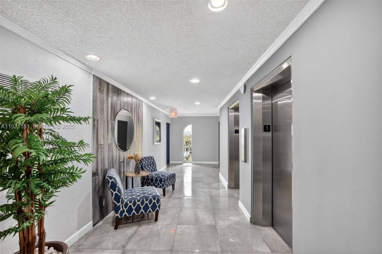 200 Diplomat Pkwy, Unit 531, Hallandale Beach, FL 33009 Photo