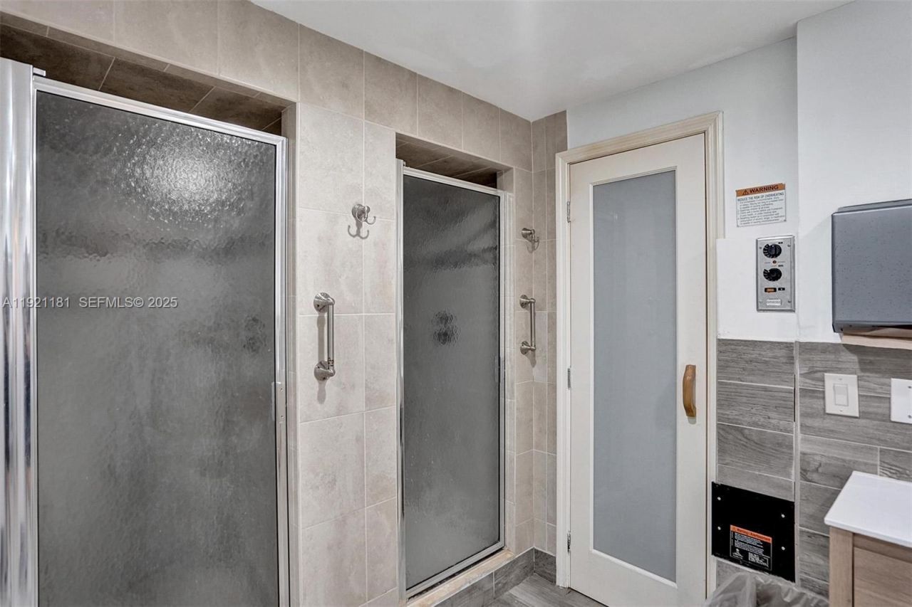 200 Diplomat Pkwy, Unit 531, Hallandale Beach, FL 33009 Photo