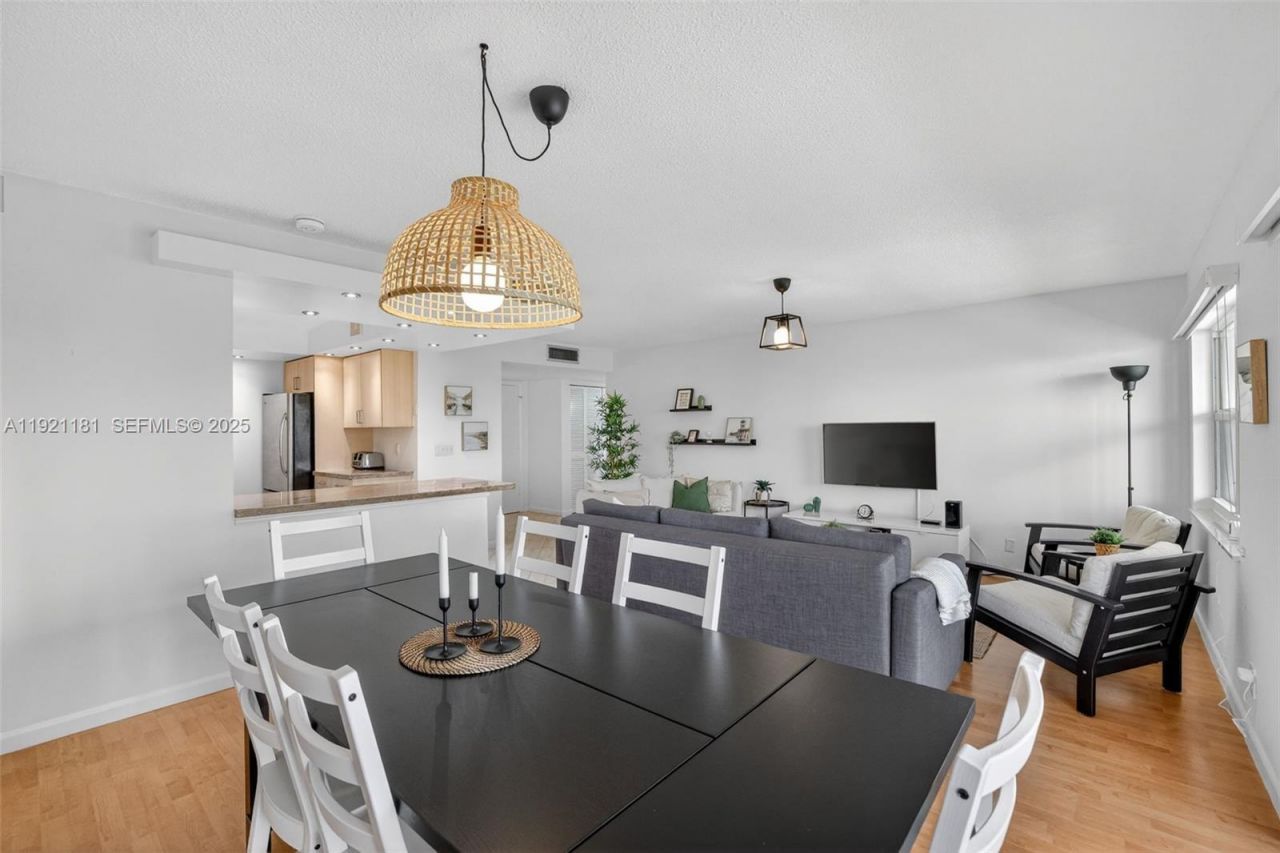 200 Diplomat Pkwy, Unit 531, Hallandale Beach, FL 33009 Photo