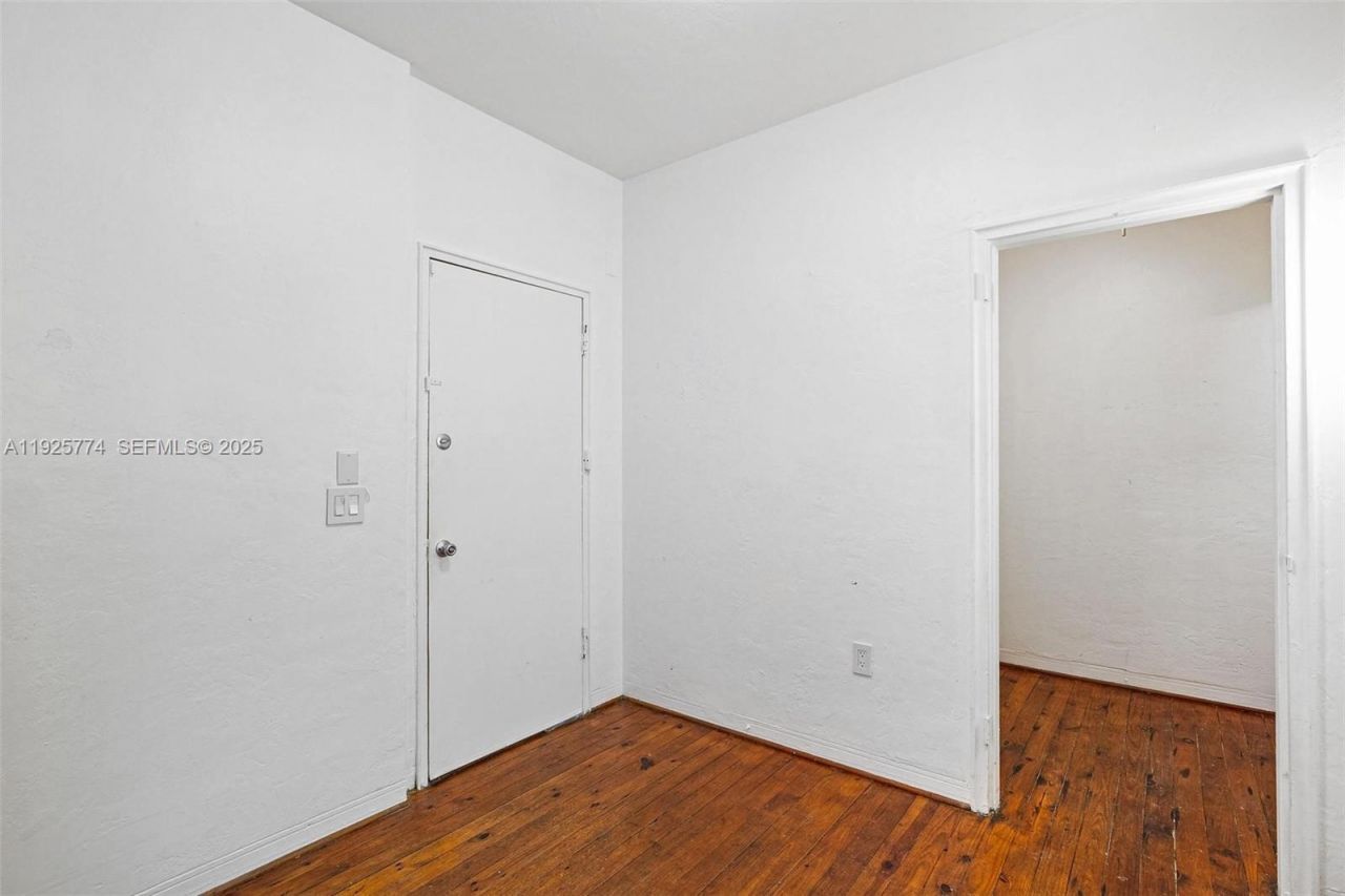 1611 Euclid Ave, Unit 8, Miami Beach, FL 33139 Photo