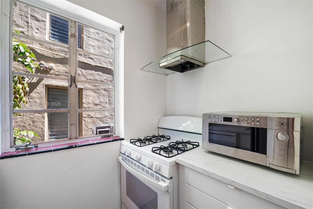 1611 Euclid Ave, Unit 8, Miami Beach, FL 33139 Photo