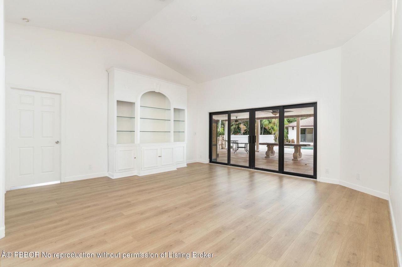 6725 Katherine Road, West Palm Beach, FL 33413 Photo