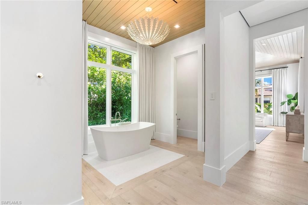 2231 Forrest Ln, Naples, FL 34102 Photo