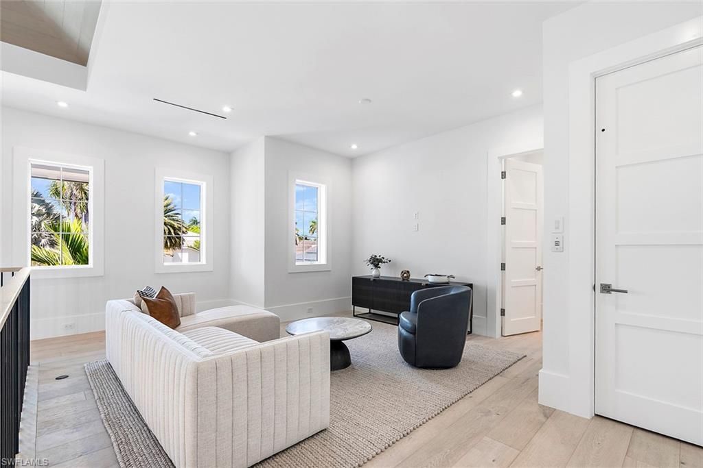 2231 Forrest Ln, Naples, FL 34102 Photo