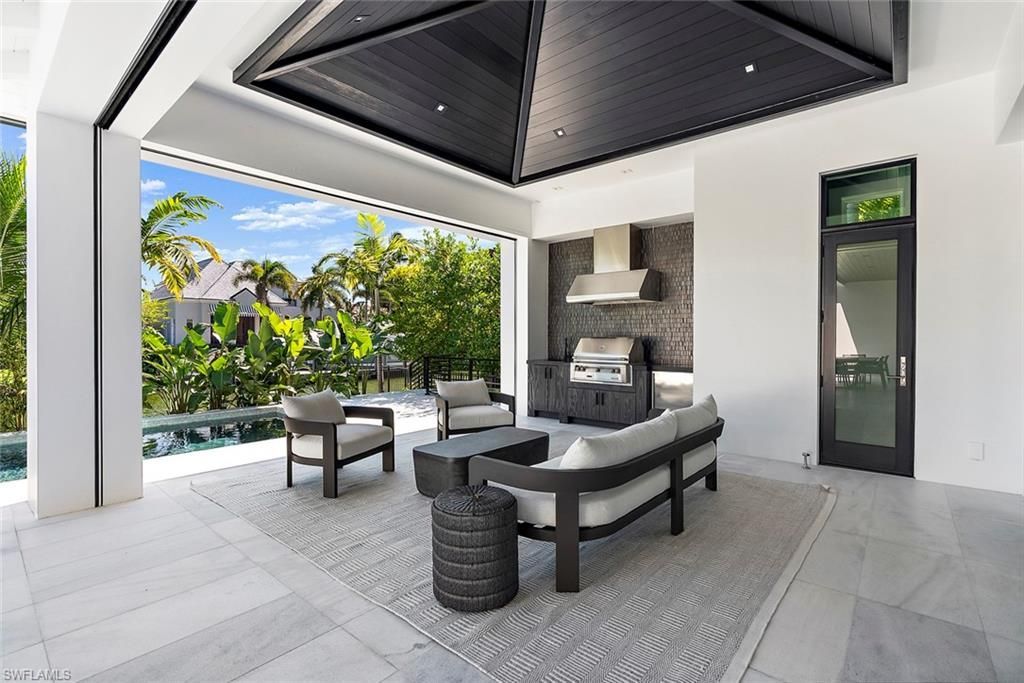 2231 Forrest Ln, Naples, FL 34102 Photo