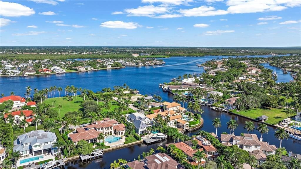 2231 Forrest Ln, Naples, FL 34102 Photo