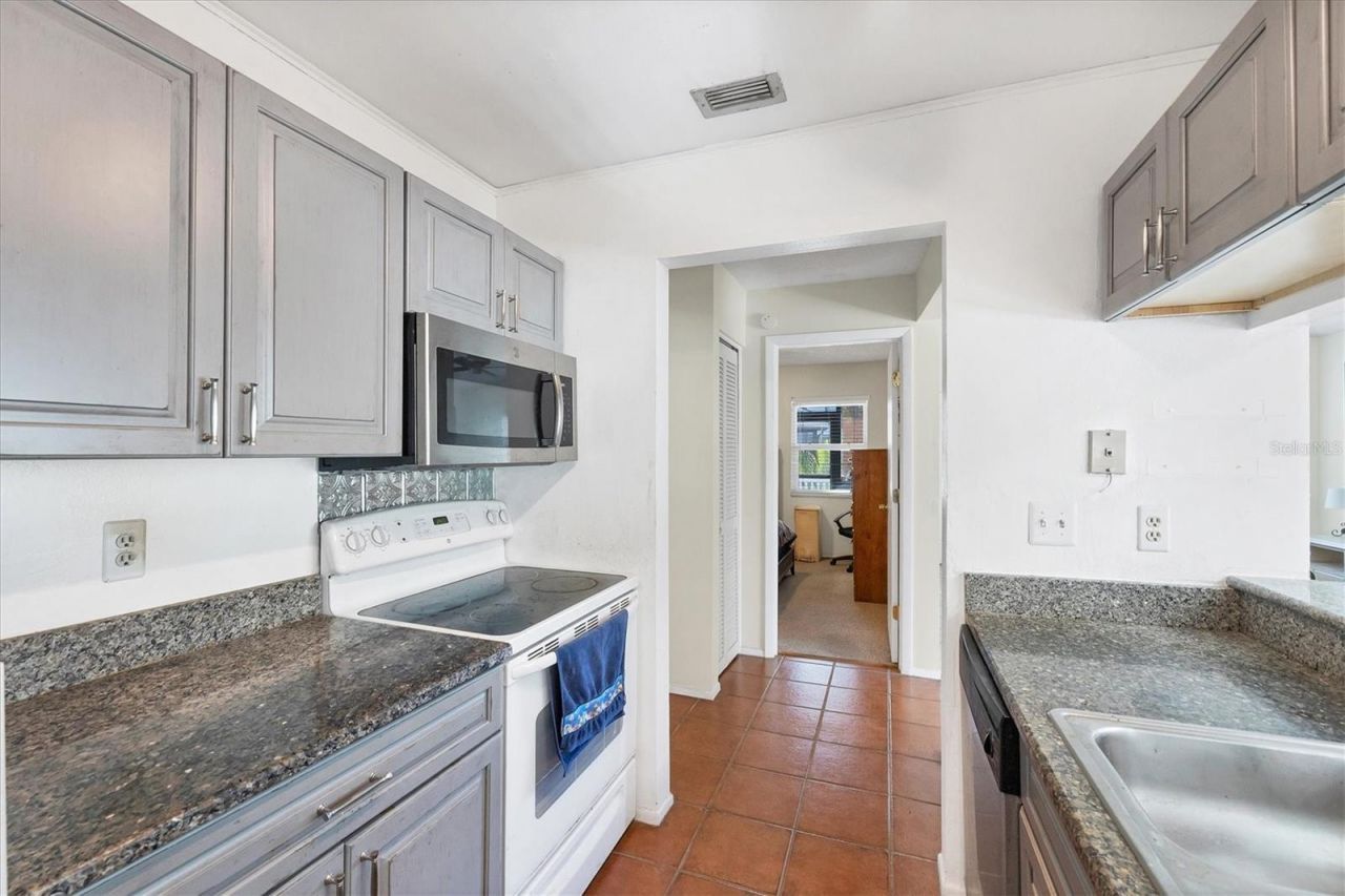 3636 59th Avenue W, Bradenton, FL 34210 Photo