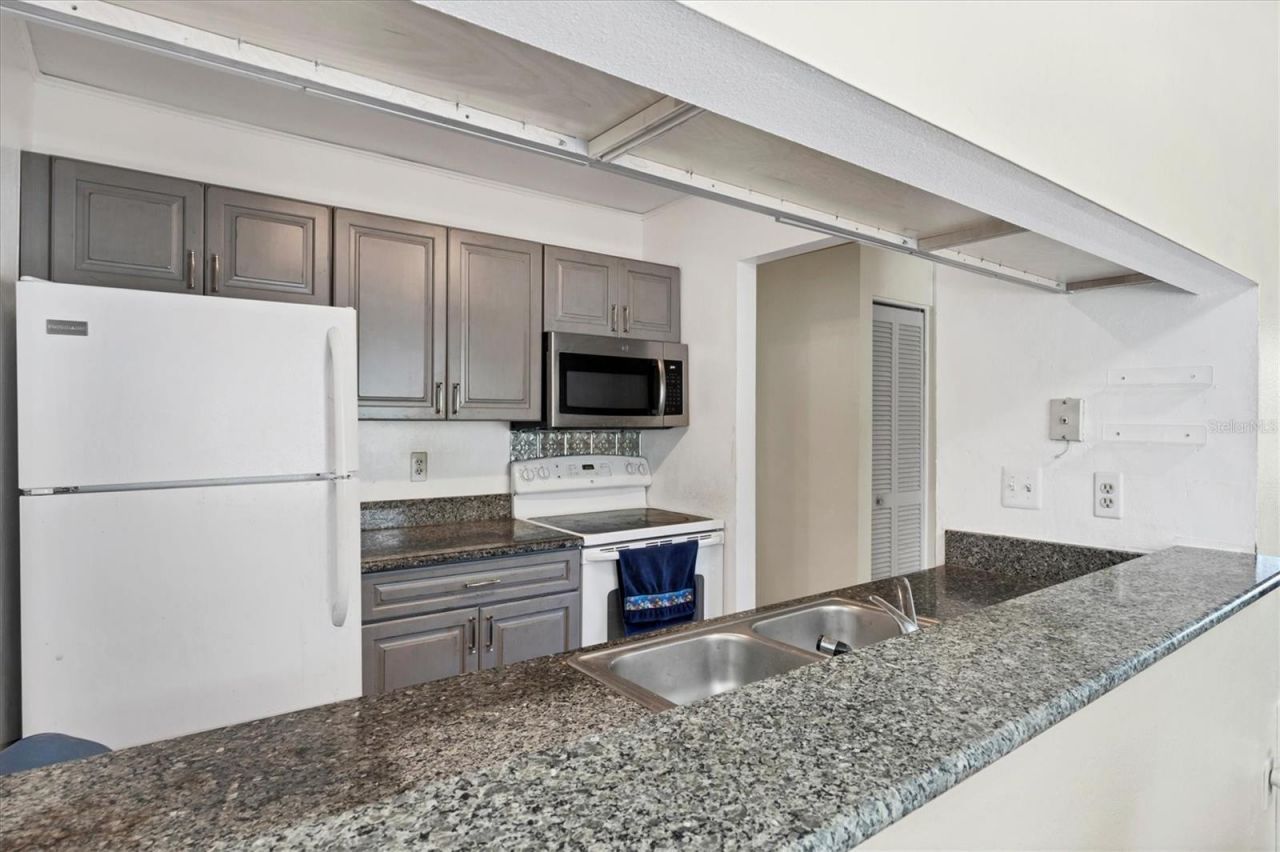 3636 59th Avenue W, Bradenton, FL 34210 Photo