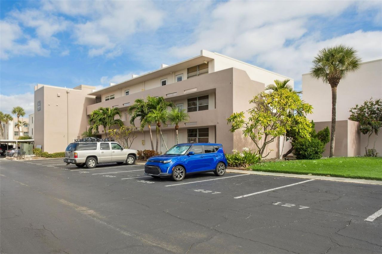 7405 Bay Island Drive S, Unit 123, South Pasadena, FL 33707 Photo