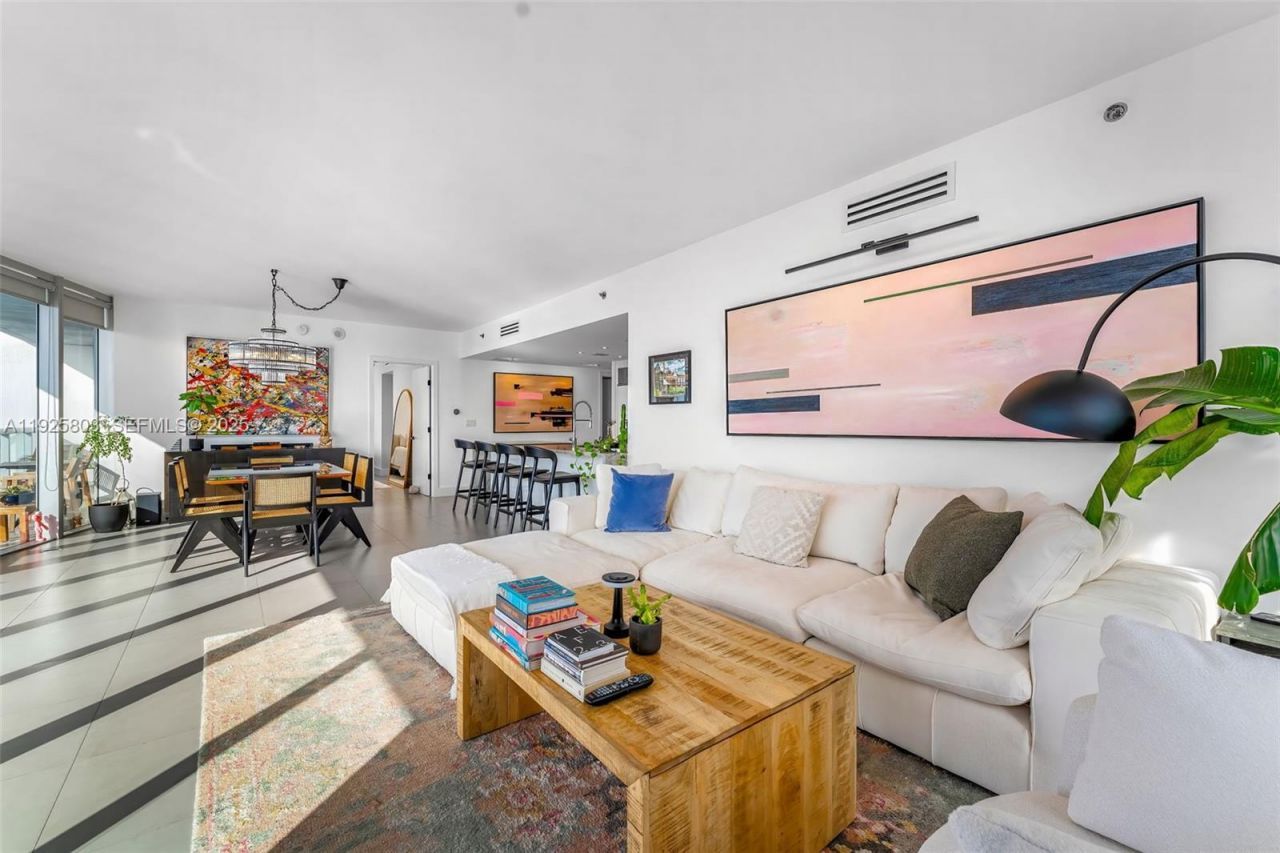 465 E Brickell Ave, Unit 3901, Miami, FL 33131 Photo