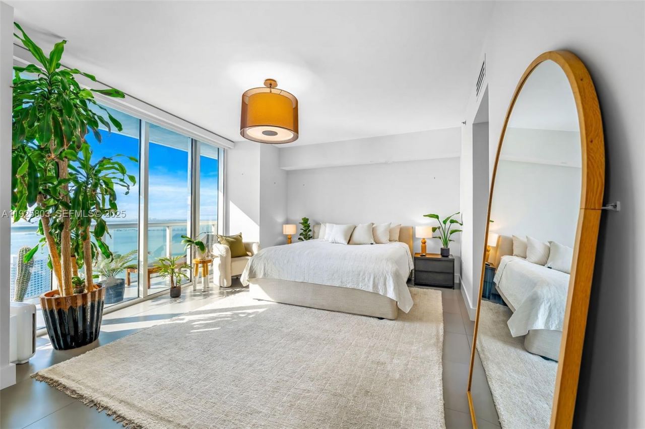 465 E Brickell Ave, Unit 3901, Miami, FL 33131 Photo