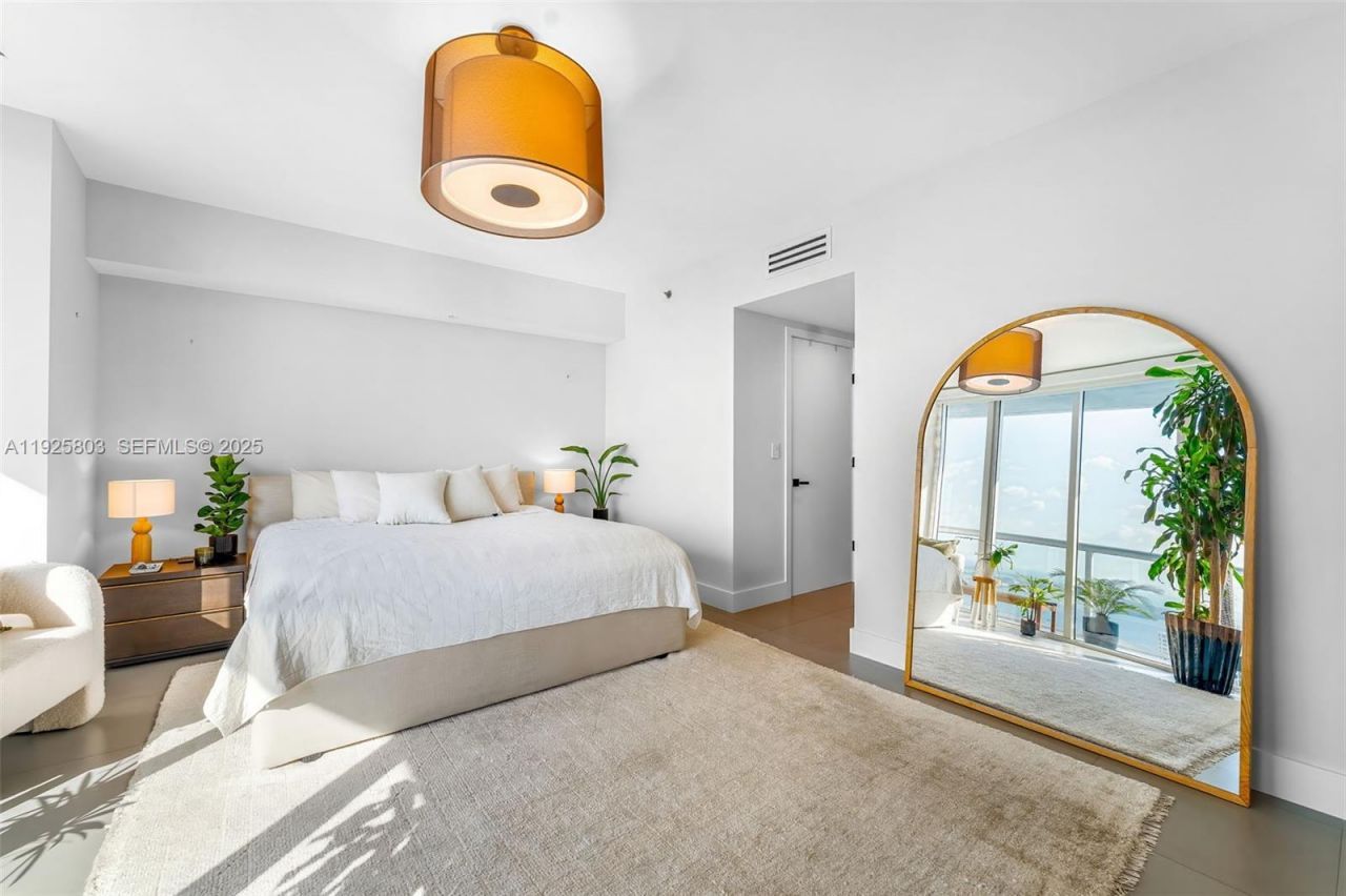 465 E Brickell Ave, Unit 3901, Miami, FL 33131 Photo