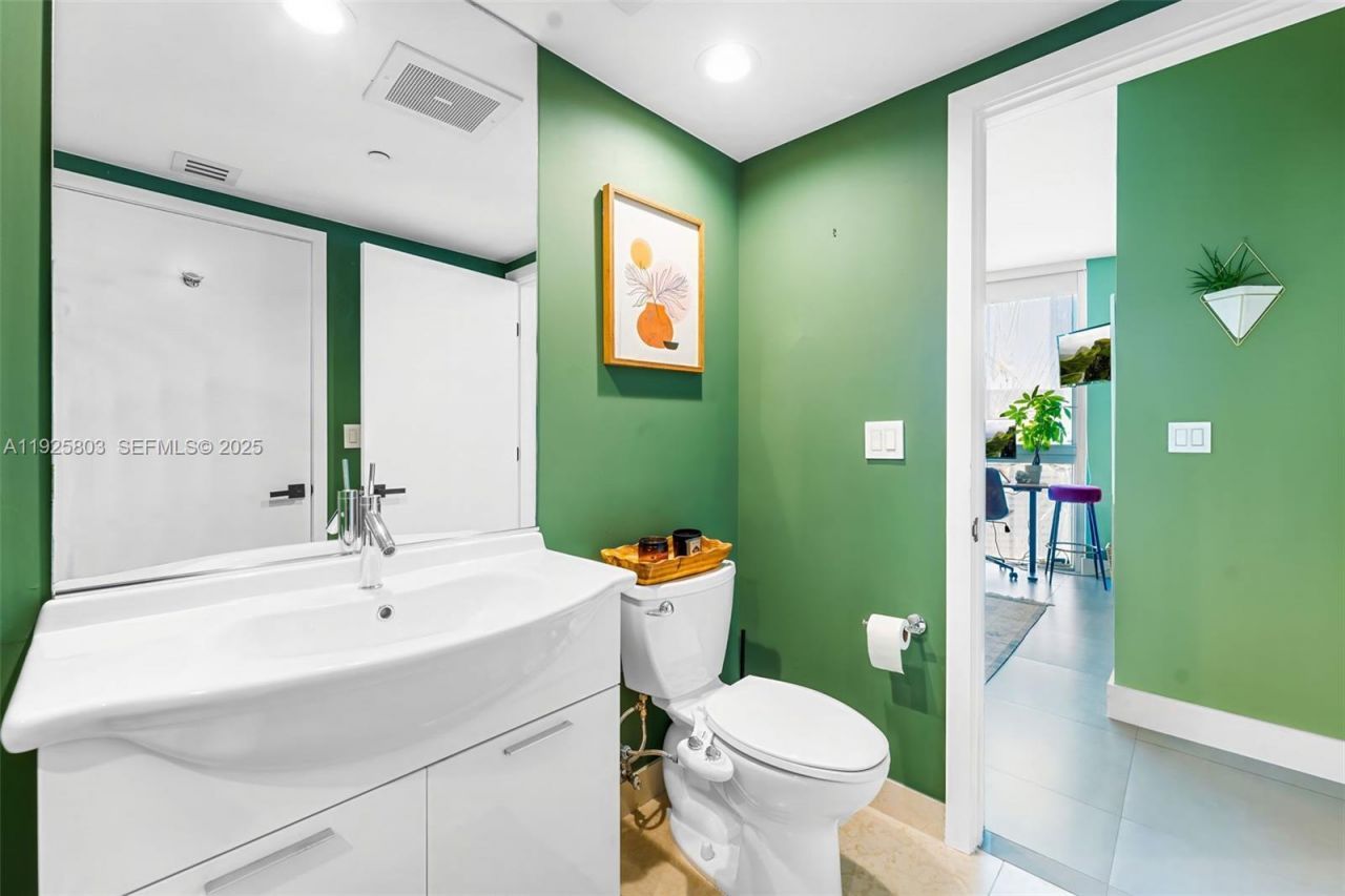 465 E Brickell Ave, Unit 3901, Miami, FL 33131 Photo