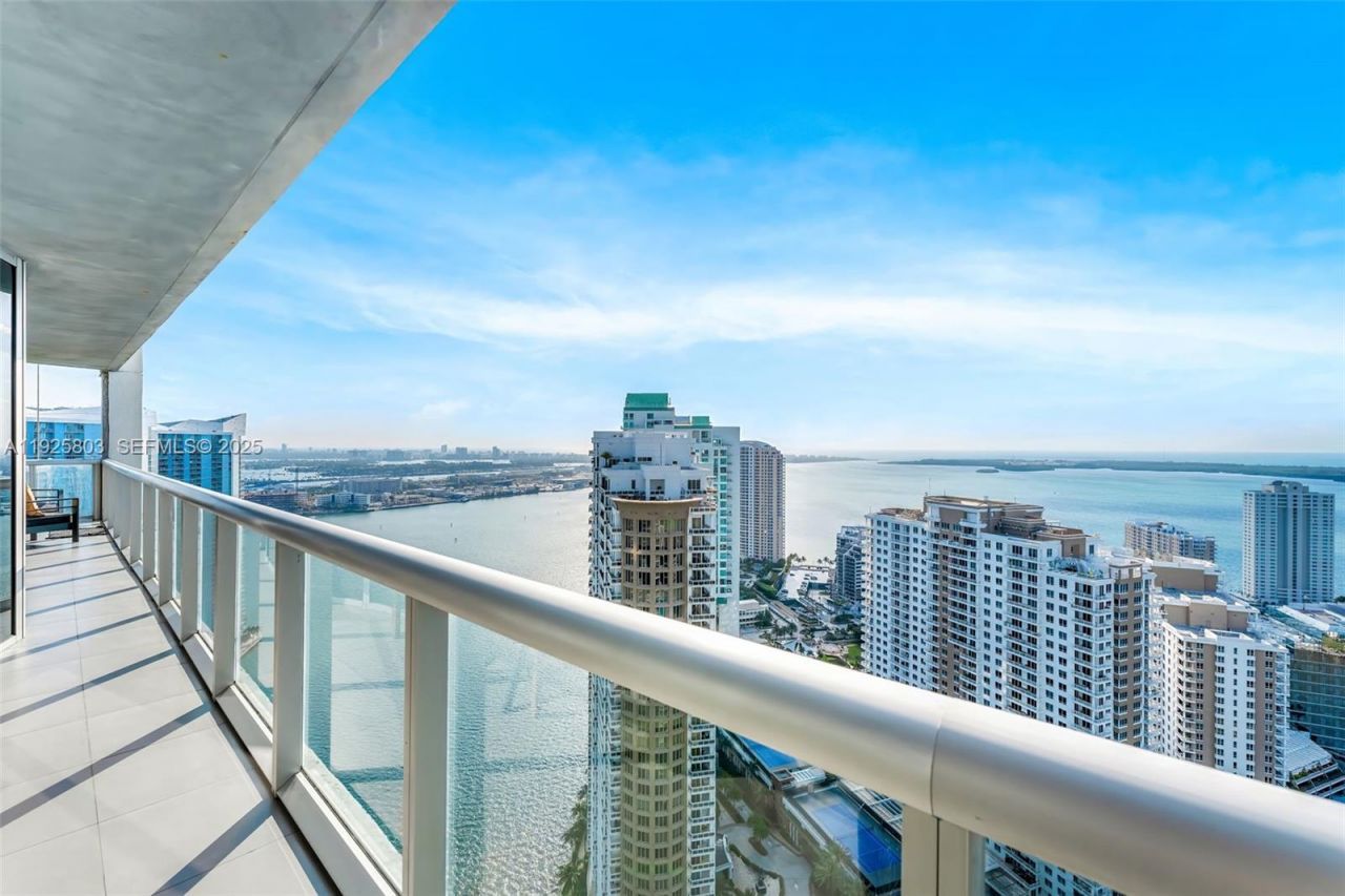 465 E Brickell Ave, Unit 3901, Miami, FL 33131 Photo
