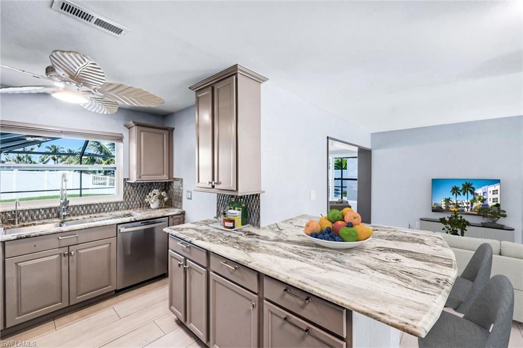 1621 SE 29th Ter, Cape Coral, FL 33904 Photo